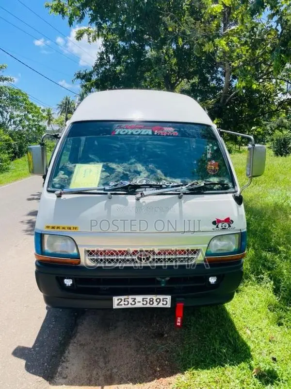 Toyota Dolphin LH123 1995 Van (Used)