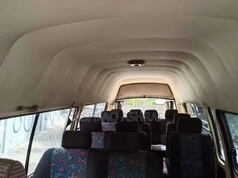 Toyota Shell 1992 Van (Used)