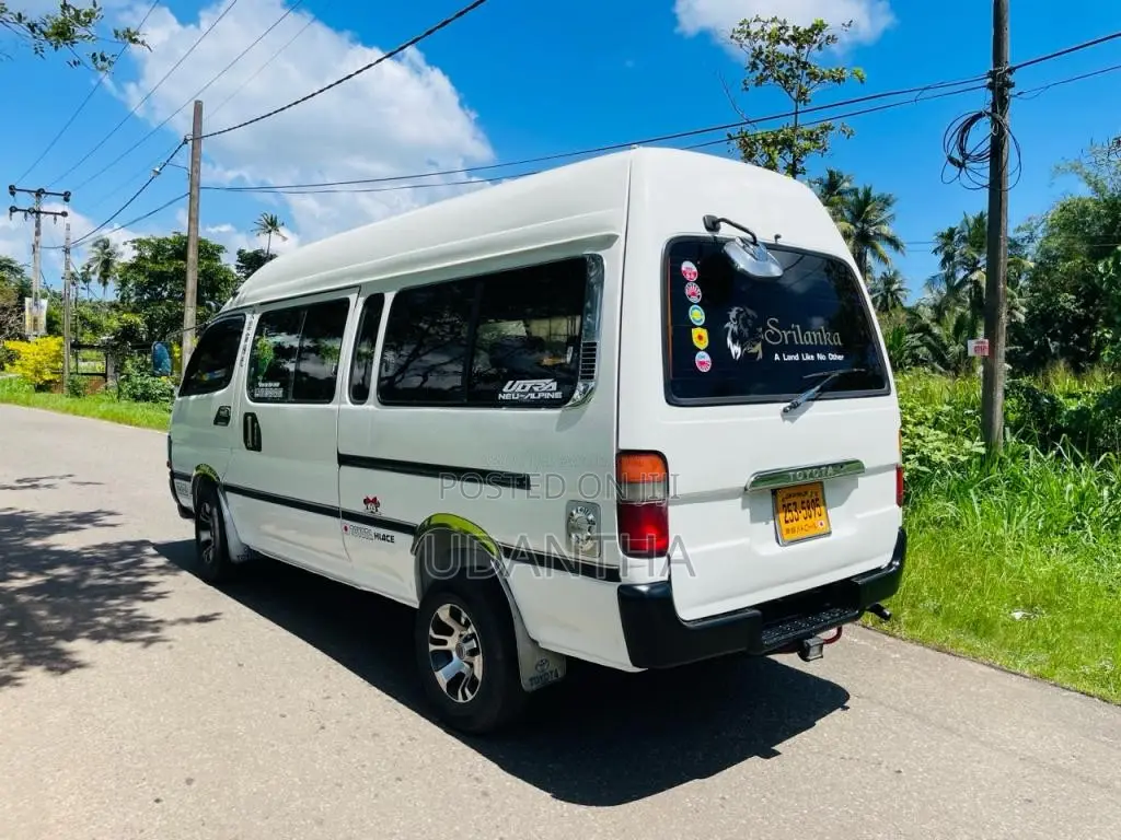 Toyota Dolphin LH123 1995 Van (Used)