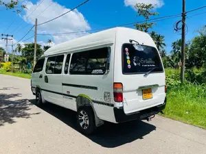 Toyota Dolphin LH123 1995 Van (Used)