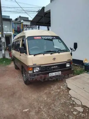 Toyota Shell 1992 Van (Used)
