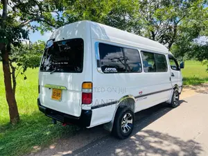 Toyota Dolphin LH123 1995 Van (Used)