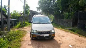 Nissan Serena 1993 Van (Used)