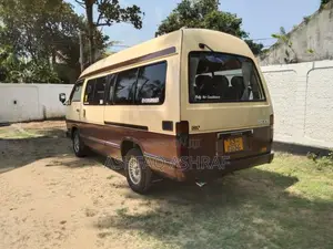Toyota Shell 1992 Van (Used)