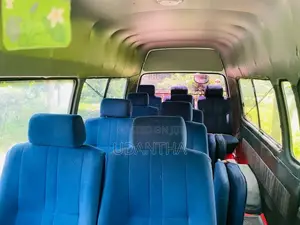 Toyota Dolphin LH123 1995 Van (Used)