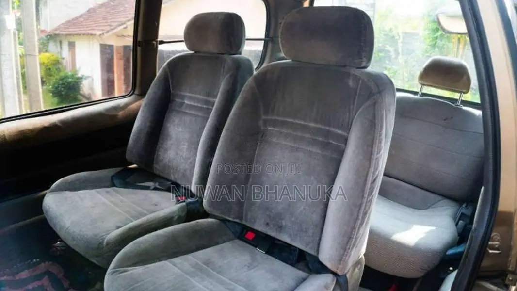 Nissan Serena 1993 Van (Used)