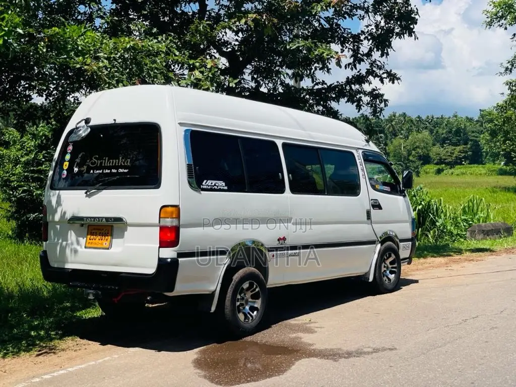 Toyota Dolphin LH123 1995 Van (Used)