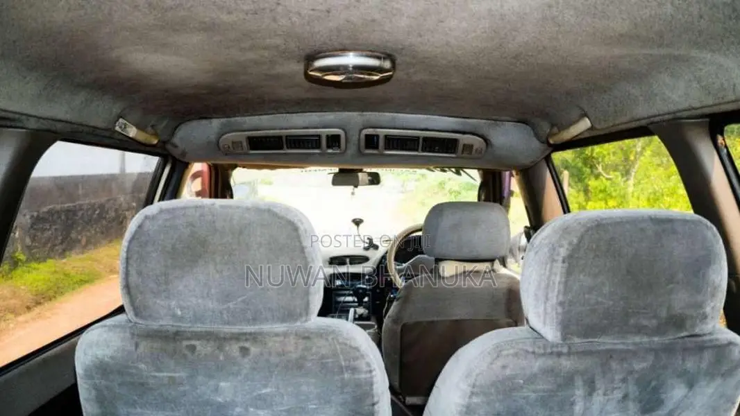 Nissan Serena 1993 Van (Used)