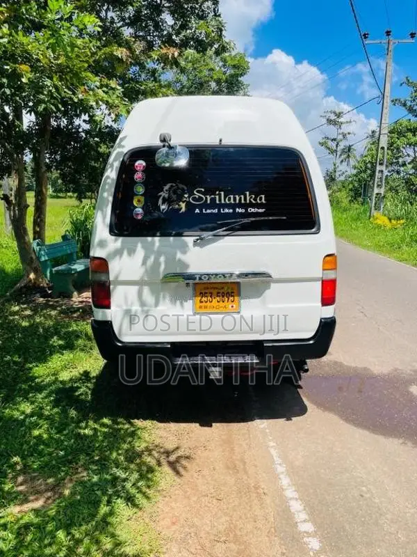 Toyota Dolphin LH123 1995 Van (Used)