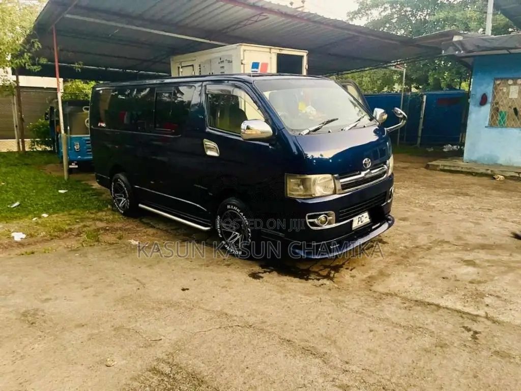 Toyota KDH 200 2006 Van (Used)