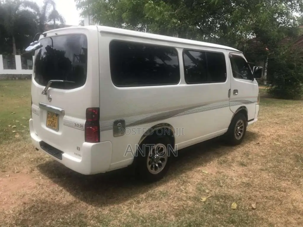 Nissan E25 2008 Van (Used)