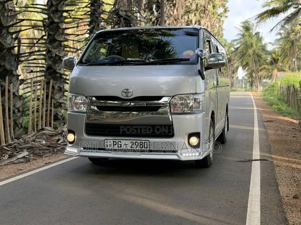 Toyota KDH DX 2012 Van (Used)