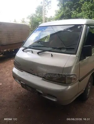 Hyundai H100 2000 Van (Used)