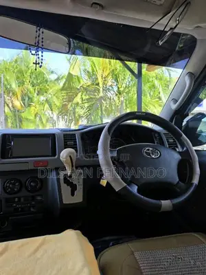 Toyota KDH DX 2012 Van (Used)