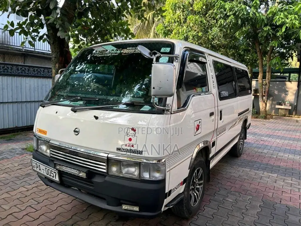 Nissan Caravan 2000 Van (Used)