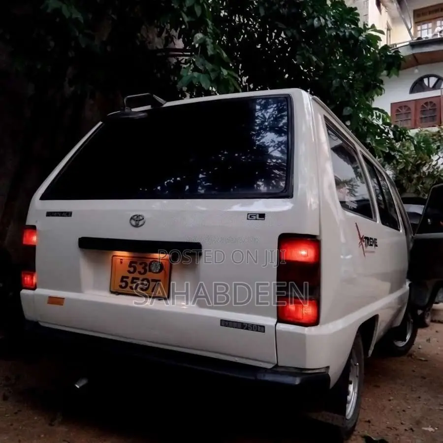 Toyota TownAce 1988 Van (Used)