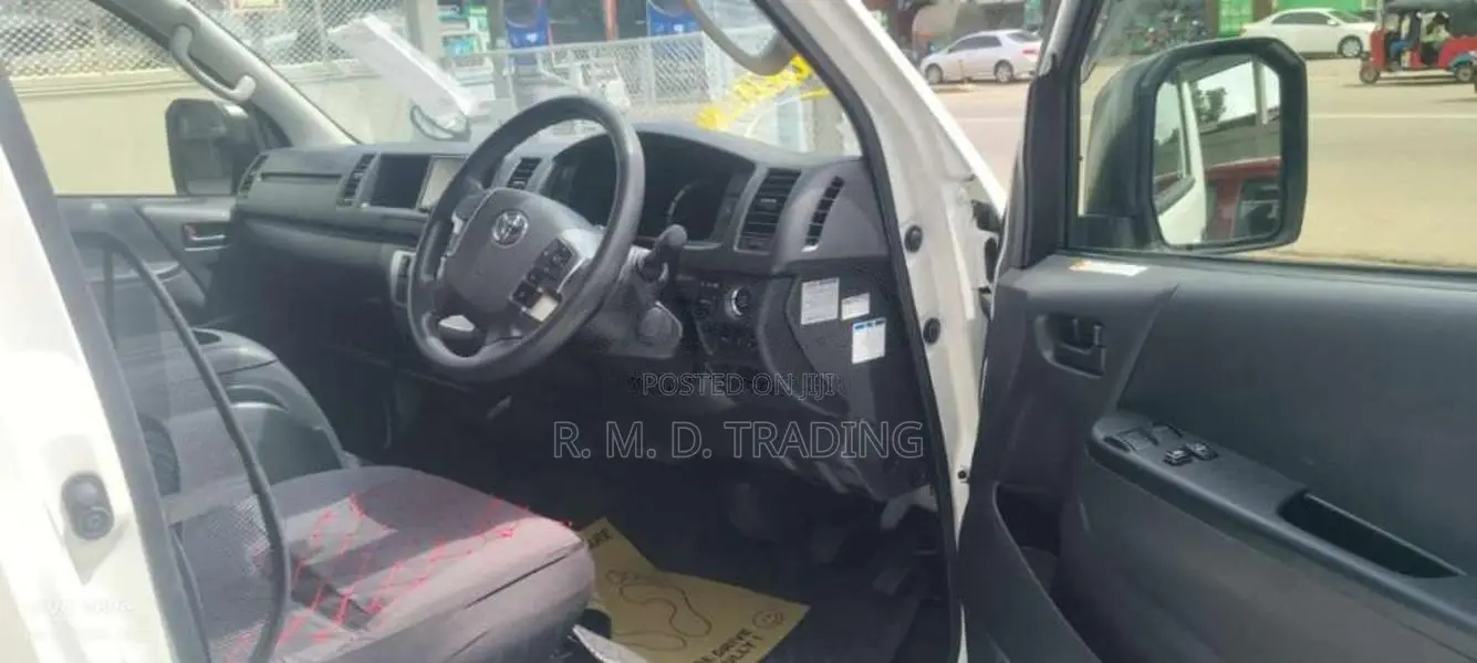 Toyota GDH 2023 Van Unregistered (Recondition)