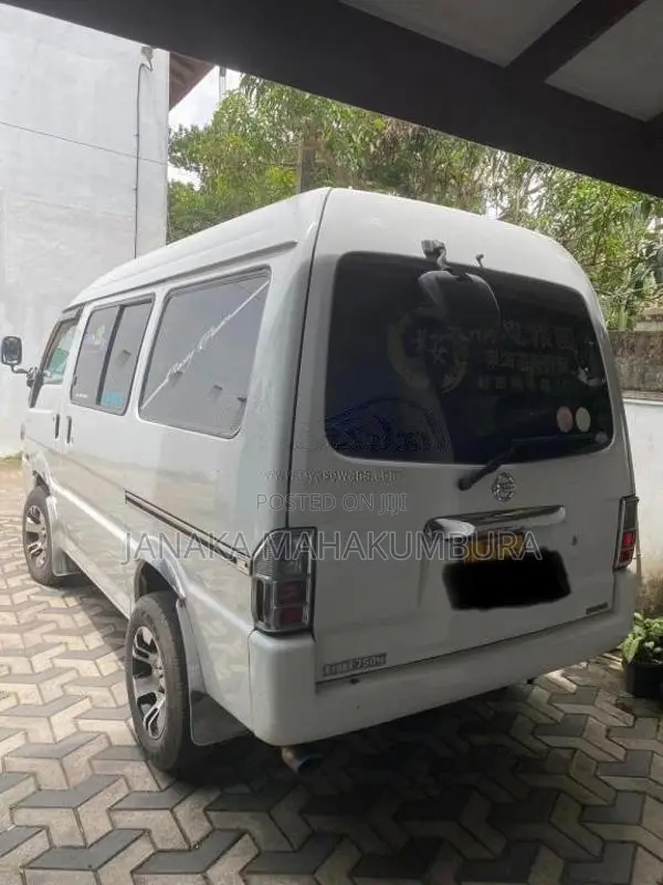 Nissan Lion Face 2006 Van (Used)