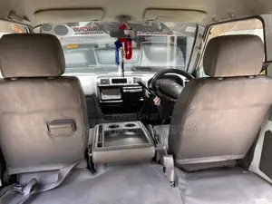 Nissan Lion Face 2006 Van (Used)