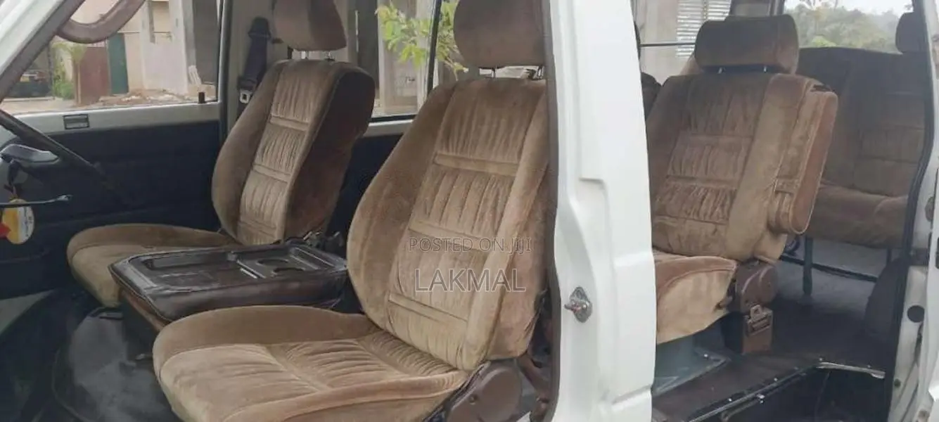 Toyota HIACE 1988 Van (Used)