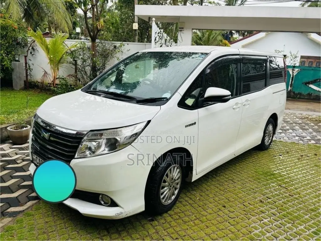 Toyota NOAH 2014 Van (Used)
