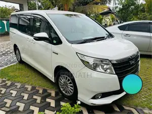 Toyota NOAH 2014 Van (Used)