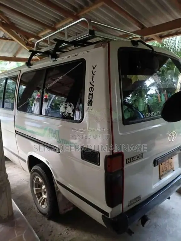 Toyota HIACE 1988 Van (Used)