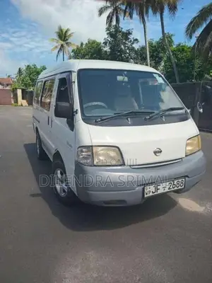 Nissan Lion Face 2001 Van (Used)