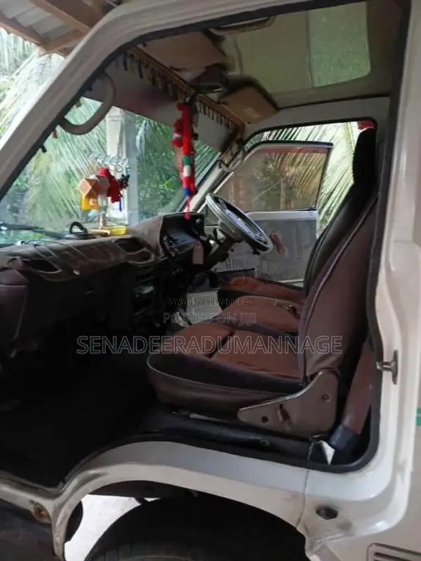 Toyota HIACE 1988 Van (Used)