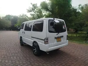 Nissan Vanette 2000 Van (Used)