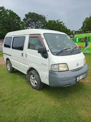 Nissan Lion Face 2001 Van (Used)