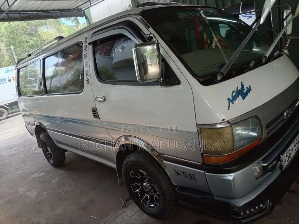 Toyota Dolphin 1992 Van (Used)