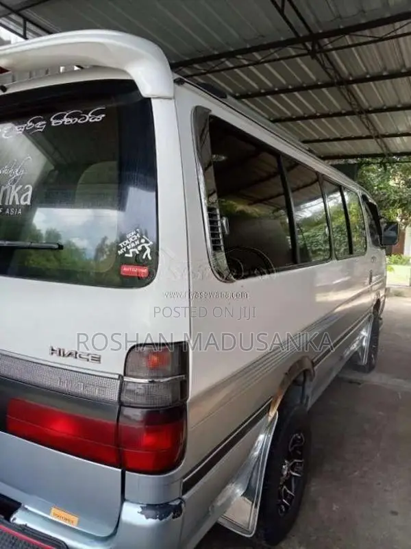 Toyota Dolphin 1992 Van (Used)