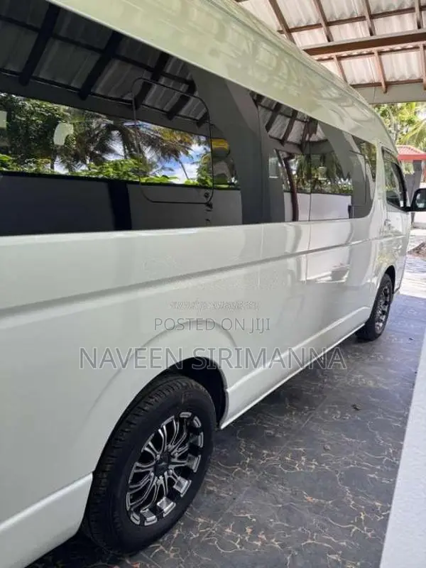 Toyota HIACE GDH 223B GL 2023 Van (Used)