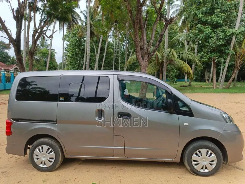 Nissan NV200 2011 Van (Used)