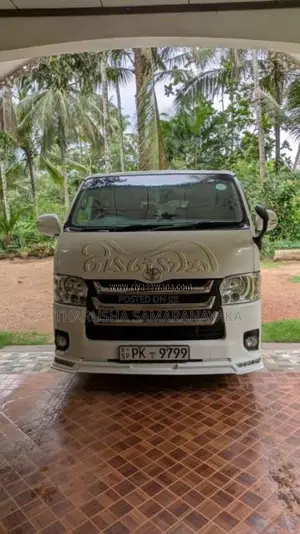 Toyota KDH 2016 Van (Used)