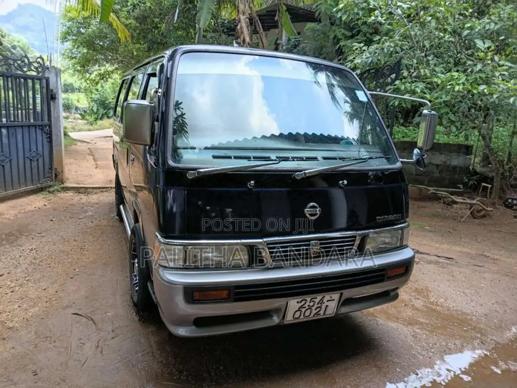 Nissan Vre24 1995 Van (Used)