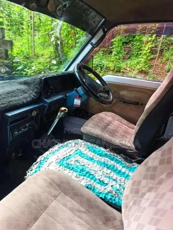 Toyota HIACE 1986 Van (Used)