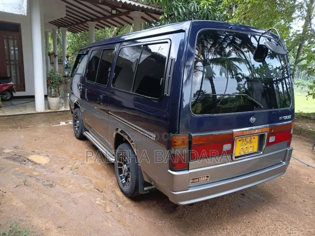 Nissan Vre24 1995 Van (Used)