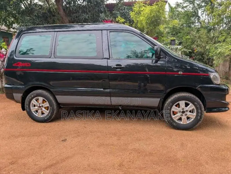 Toyota Noah CR 52 2000 Van (Used)