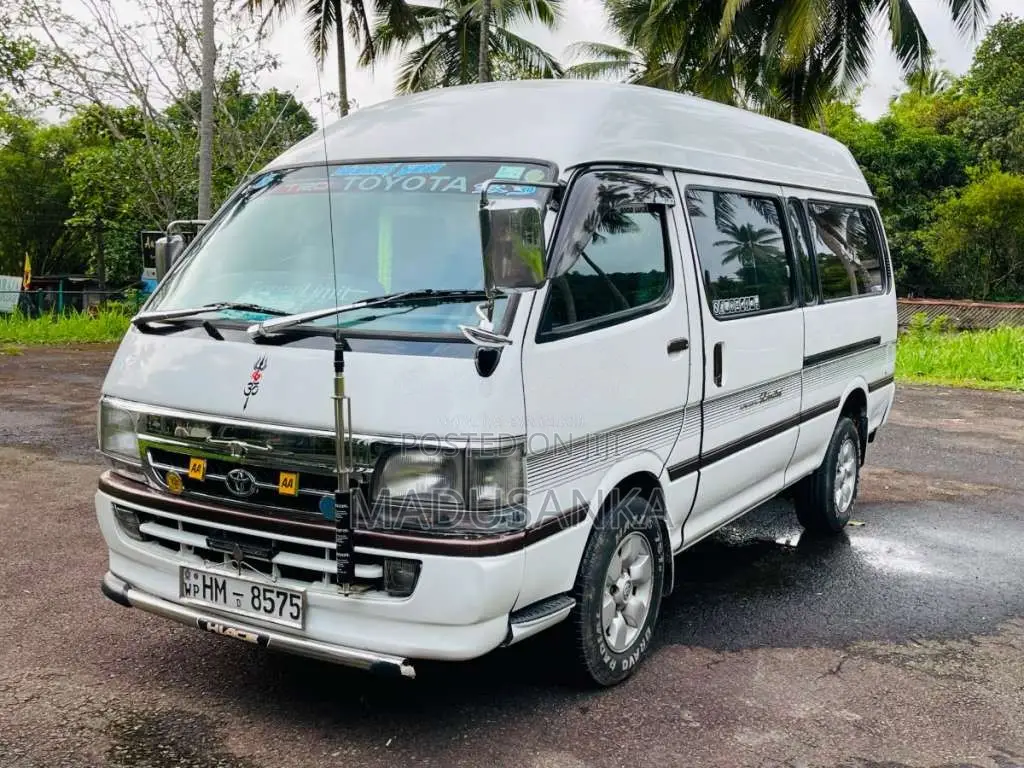 Toyota Dolphin LH182 2002 Van (Used)