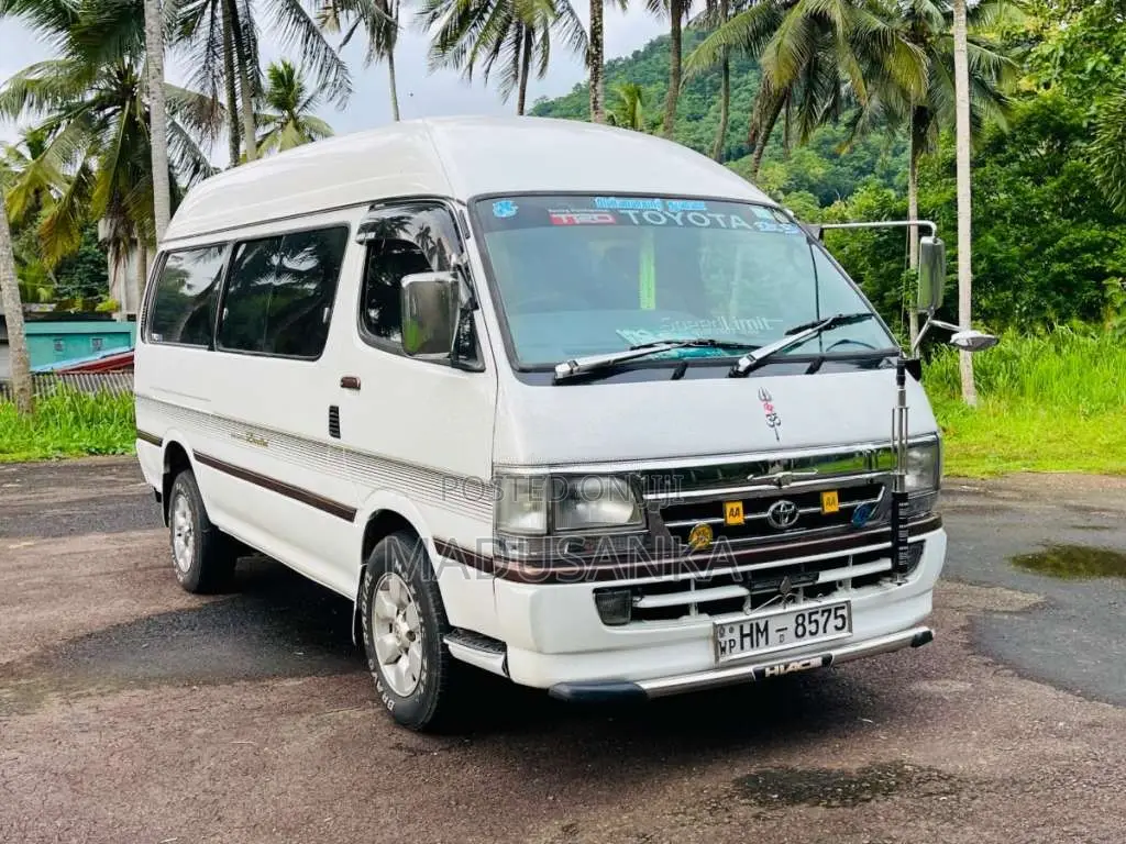 Toyota Dolphin LH182 2002 Van (Used)