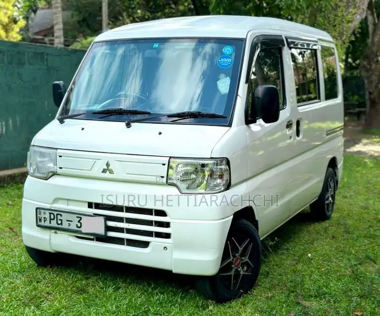 Mitsubishi MiniCab 2015 Van (Used)
