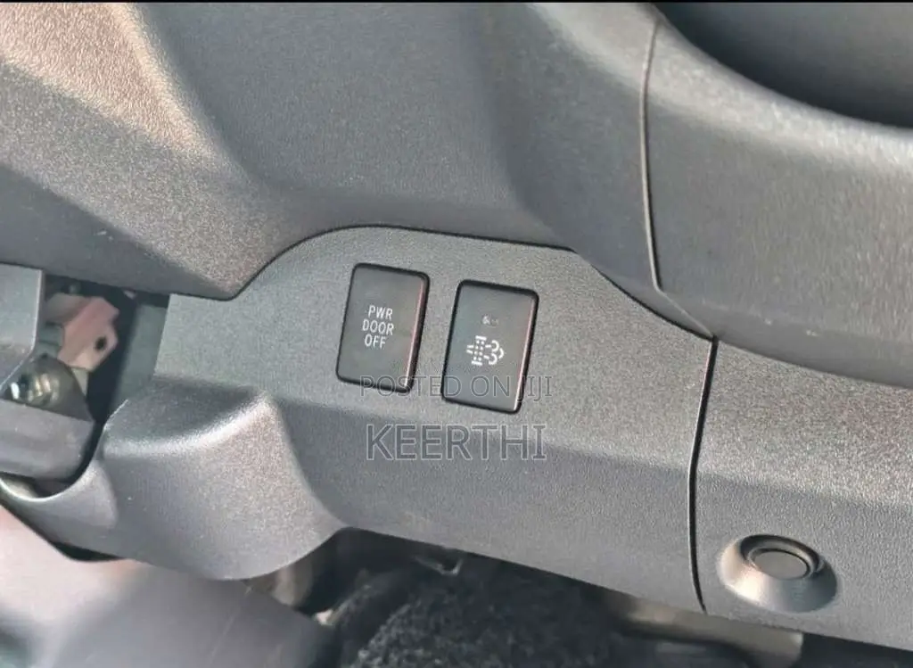 Toyota KDH 201 Dark Prime 2015 Van (Used)