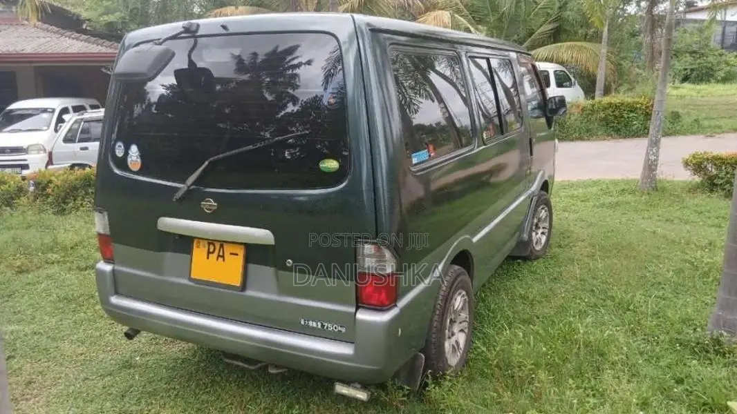 Nissan Vanette Lion Face 2000 Van (Used)