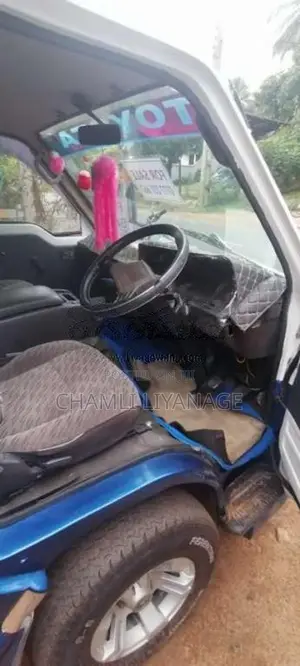 Toyota Shell 1988 Van (Used)