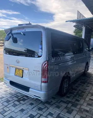 Toyota Kdh Trh 2006 Van (Used)