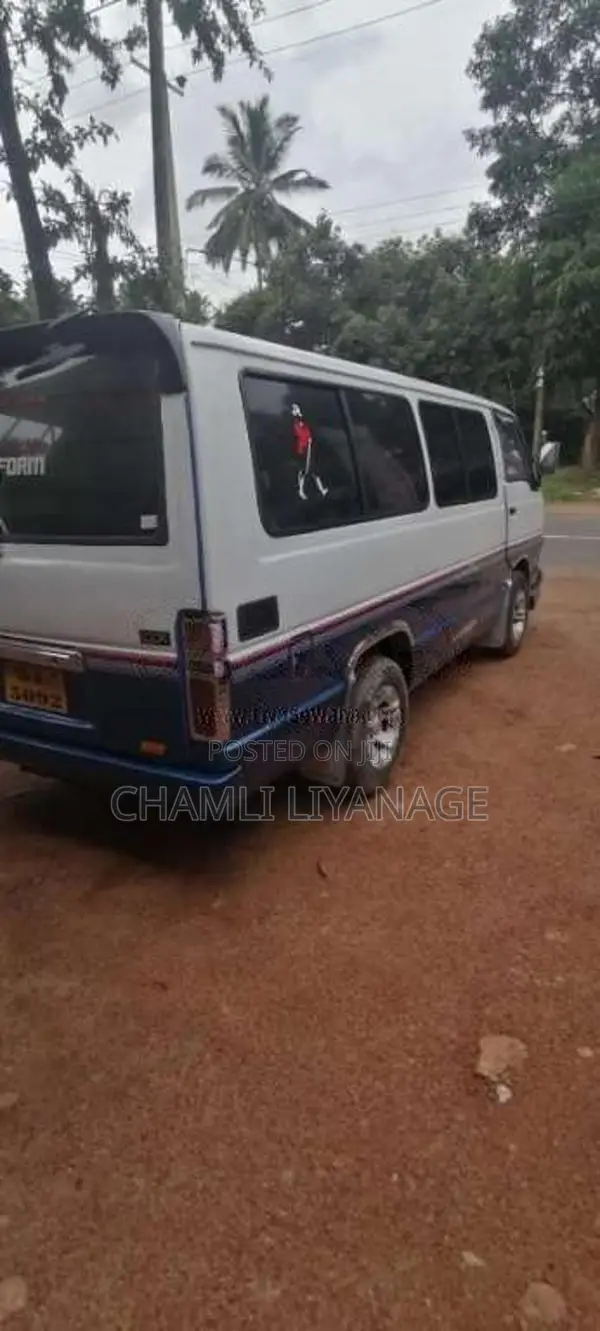 Toyota Shell 1988 Van (Used)