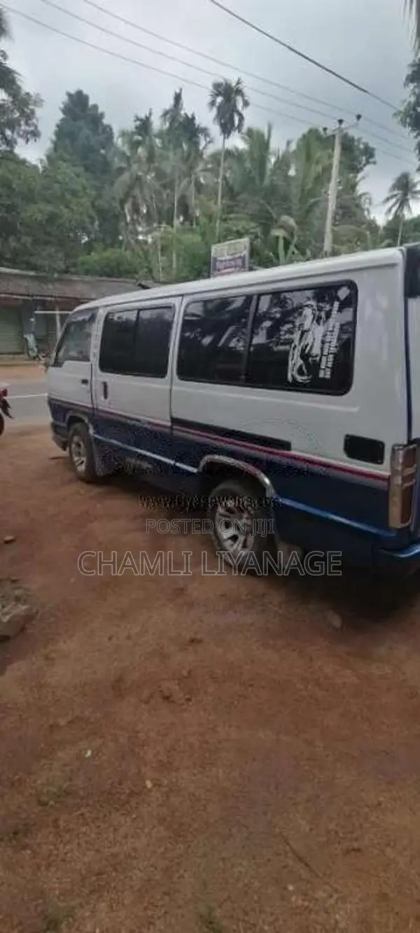 Toyota Shell 1988 Van (Used)