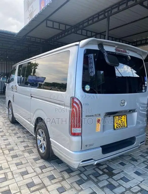 Toyota Kdh Trh 2006 Van (Used)